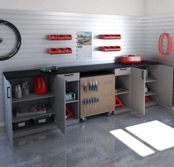 Garasi dengan ruang kerja dan meja yang serbaguna